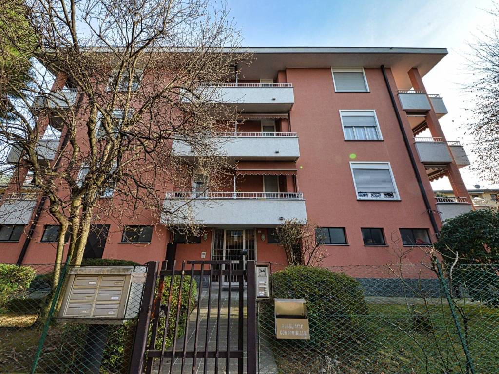 Appartamento a Cantù in Via Cristoforo Colombo, 34 - Foto 3