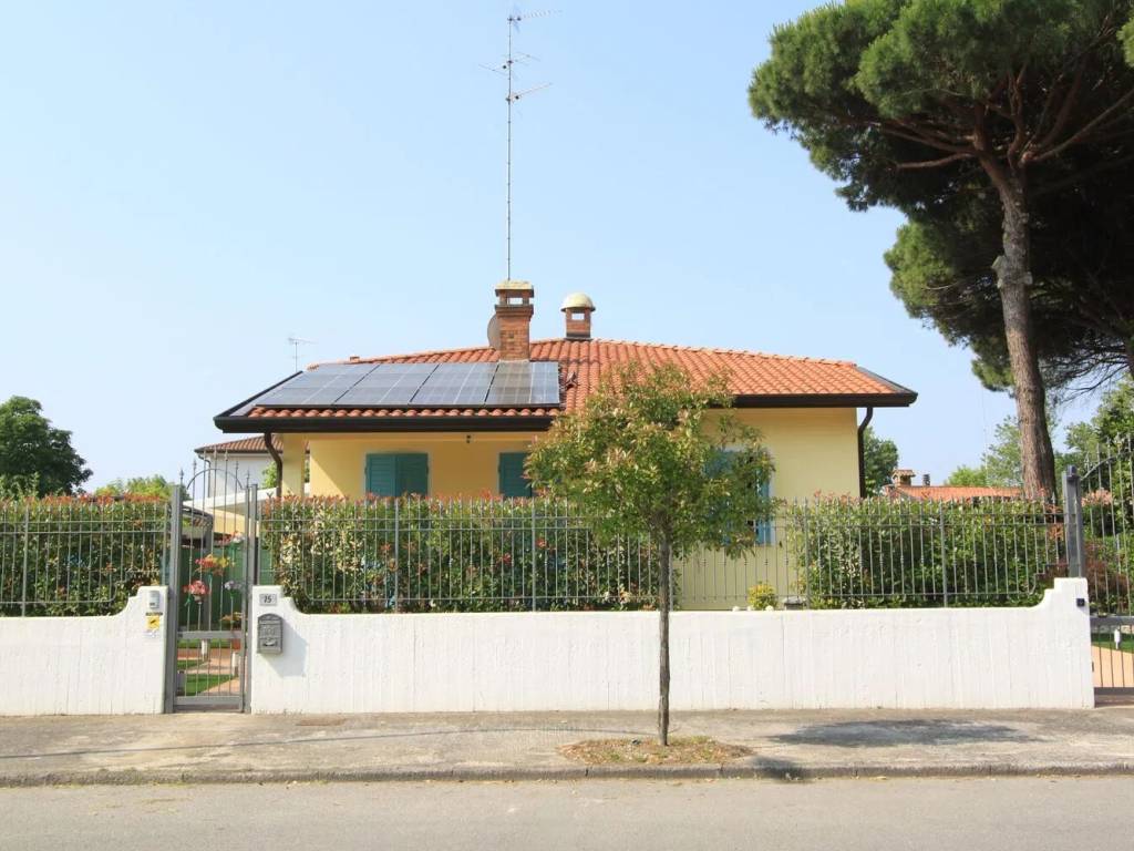 Villa a Comacchio in Viale Stati Uniti D'America, 75 - Foto 2