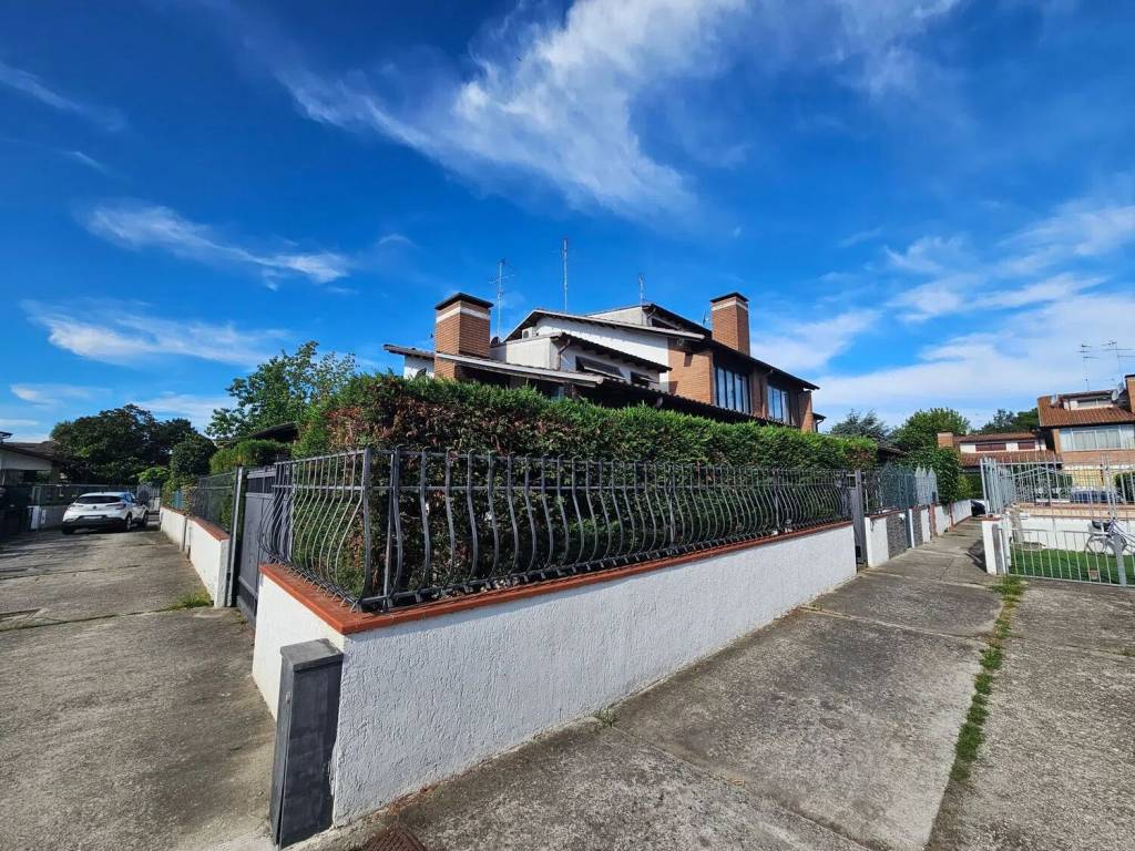 Villa a Comacchio in Viale Costa Rica No Number - Foto 2