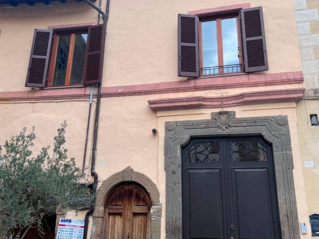 Casa indipendente a Capranica in Piazza San Francesco - Foto 2