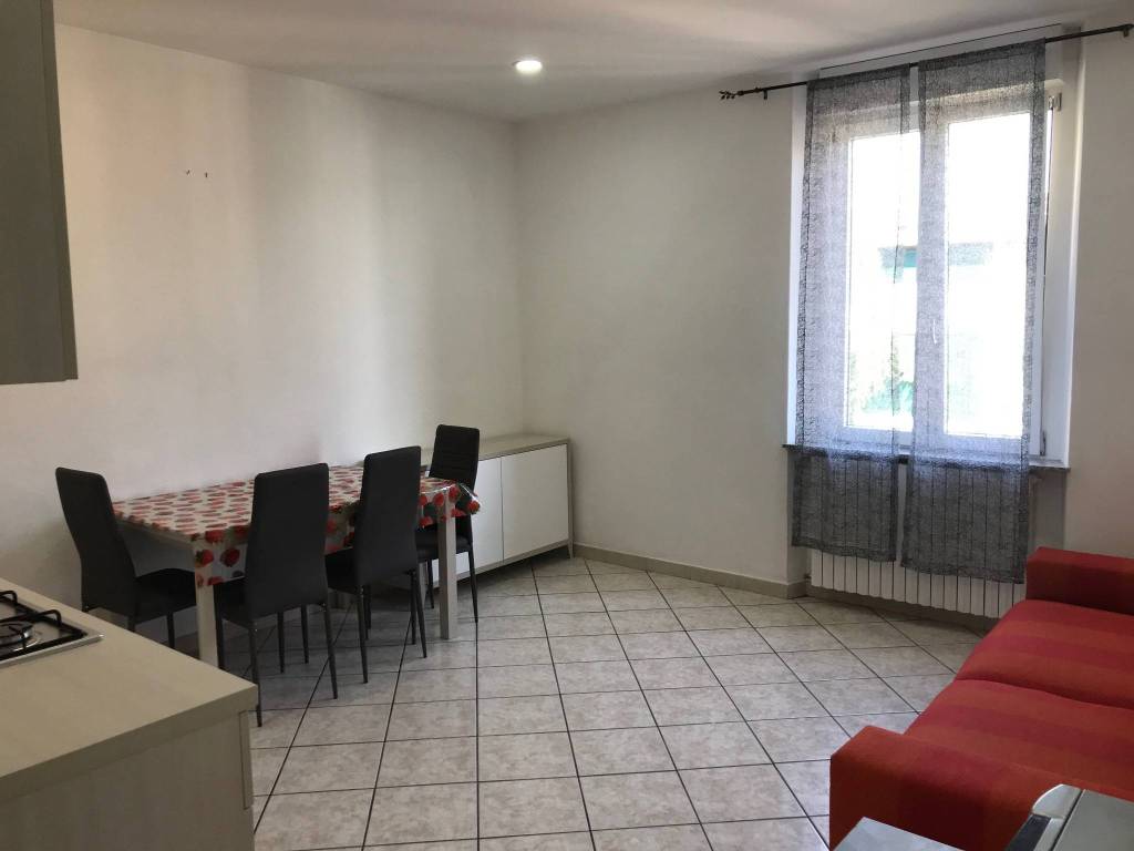 Appartamento a Saronno in Via Angelo Volonterio, 14 - Foto 2
