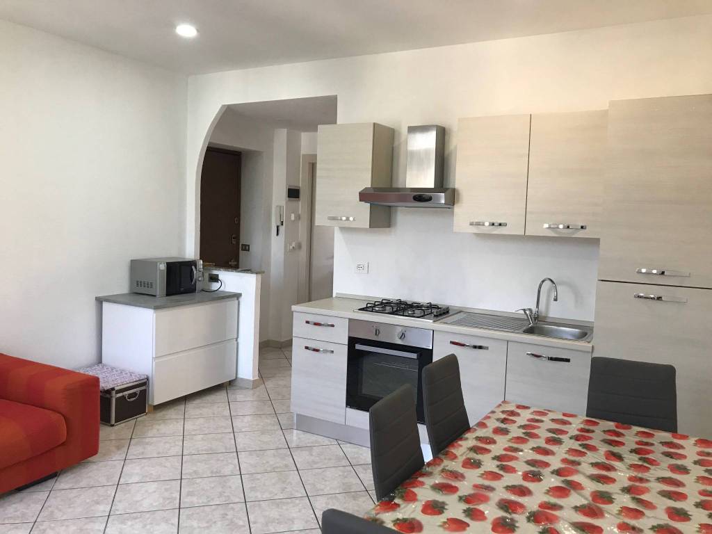 Appartamento a Saronno in Via Angelo Volonterio, 14 - Foto 4