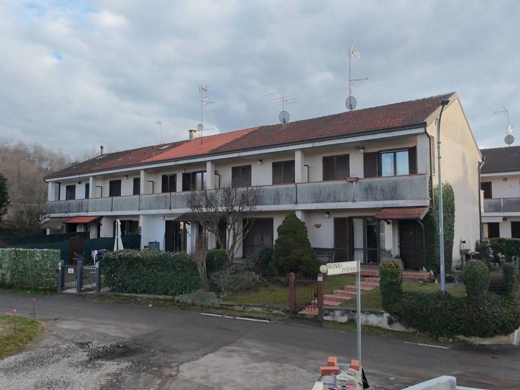 Villetta a schiera a Borgomanero in Via Barcellini - Foto 2