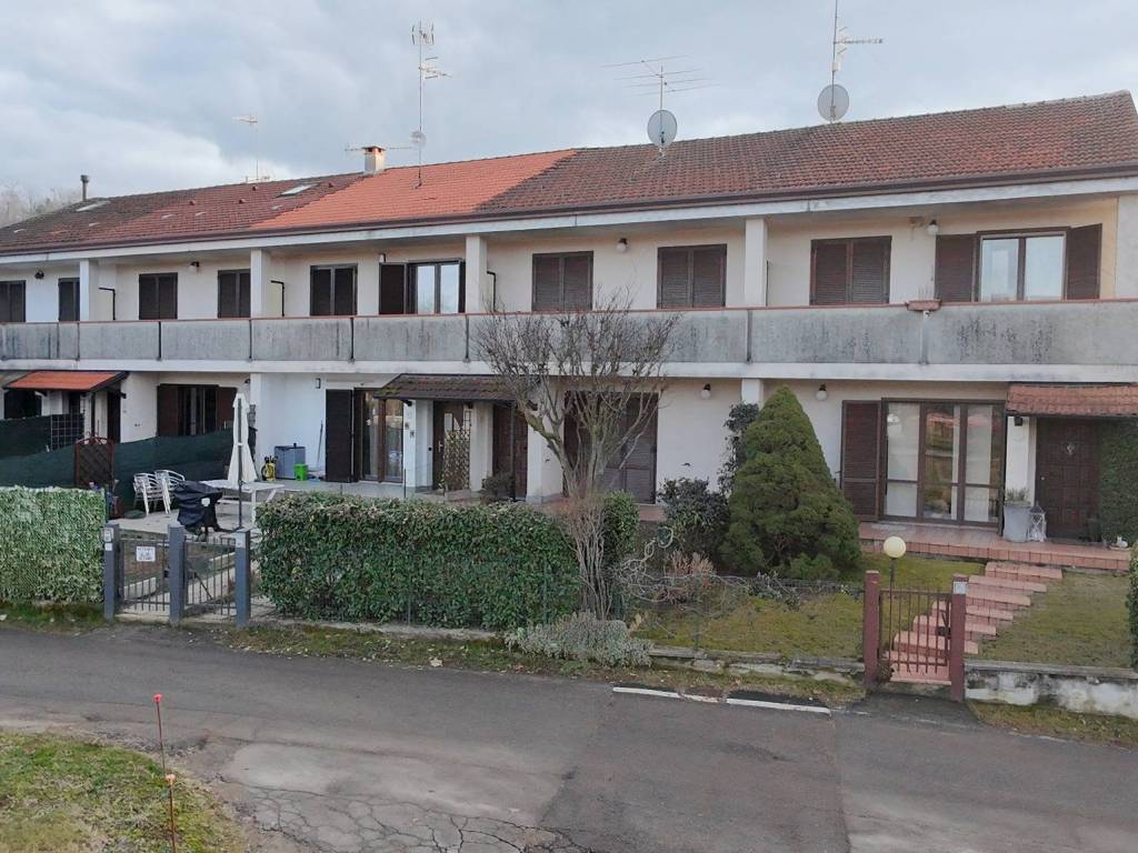 Villetta a schiera a Borgomanero in Via Barcellini - Foto 4