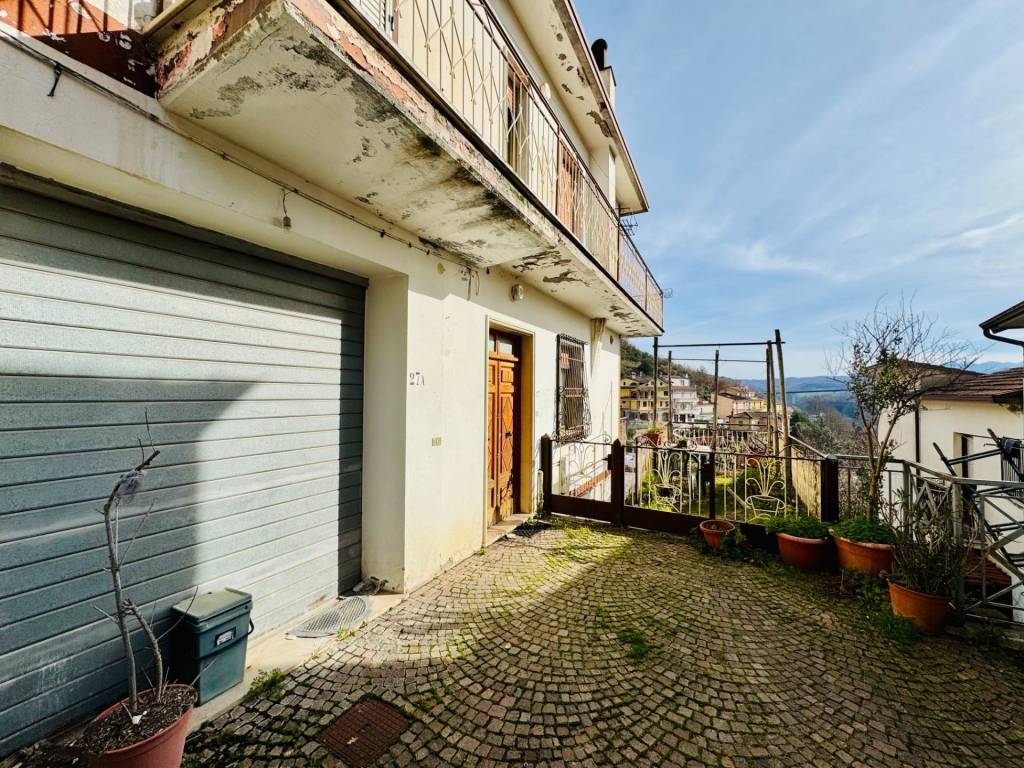 Casa indipendente a Luogosano in VIA RIPARATA, 27 - Foto 2