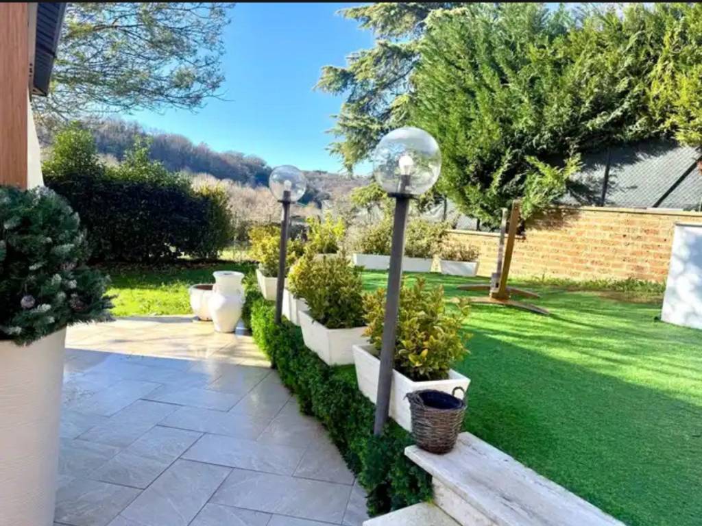 Villa a Capena in Via Madonna Due Ponti - Foto 2