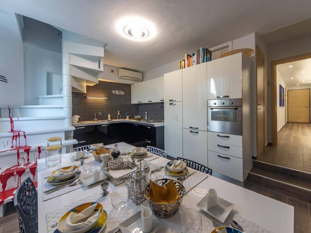 Appartamento a Viareggio in Viale Daniele Manin, 4 - Foto 2