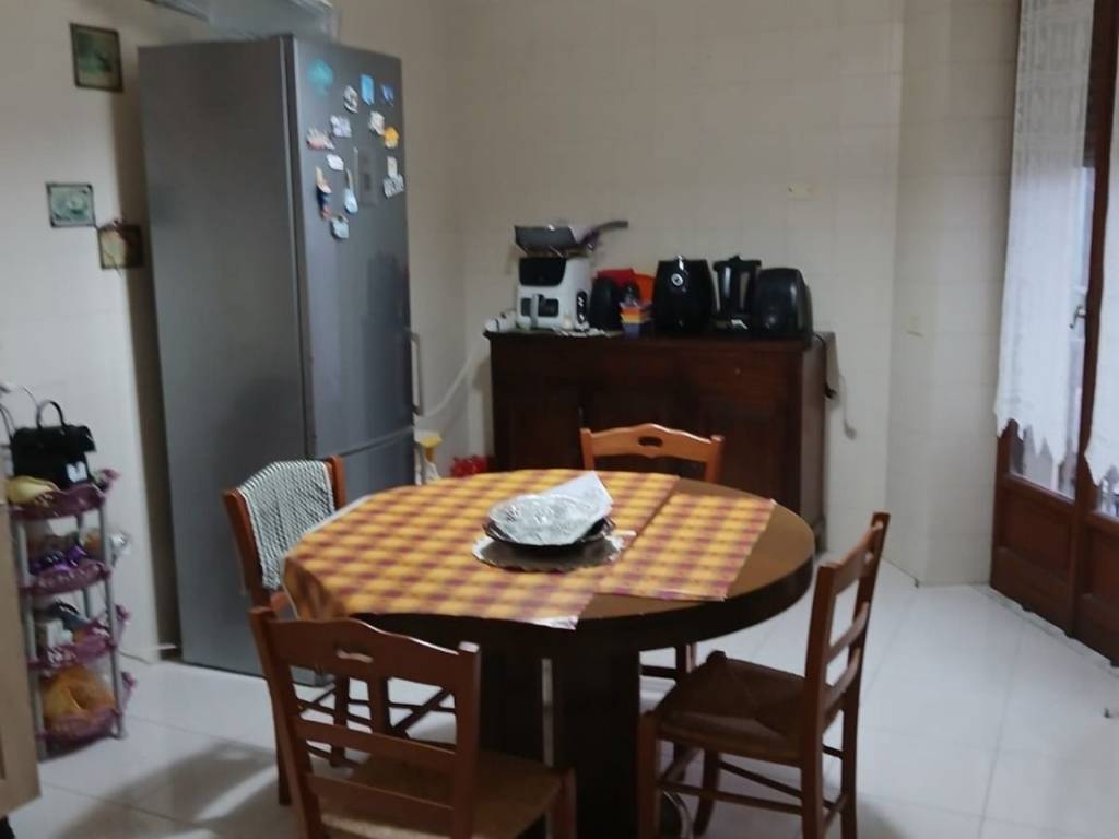 Appartamento a Salerno in Via Rocco Galdieri, 18 - Foto 2