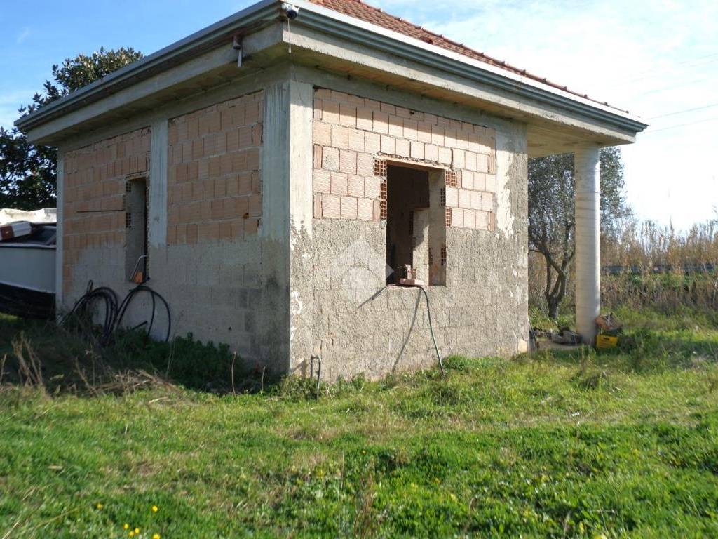 Casa indipendente a Battipaglia in Via Lido Lago - Foto 3