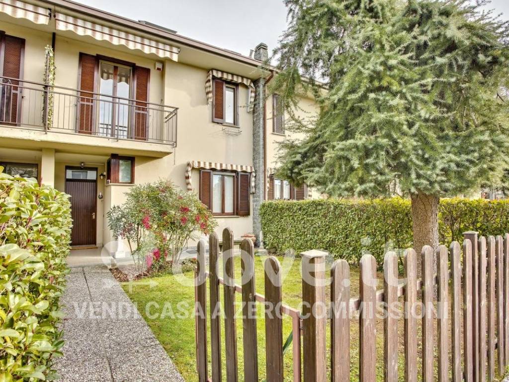 Villetta a schiera a Malnate in Via Pietro Nenni, 12 - Foto 2