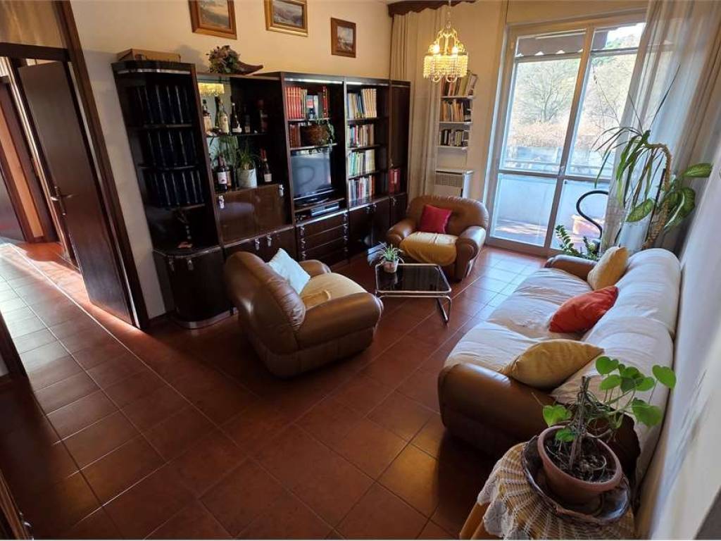 Appartamento a Castronno in via Milano - Foto 2