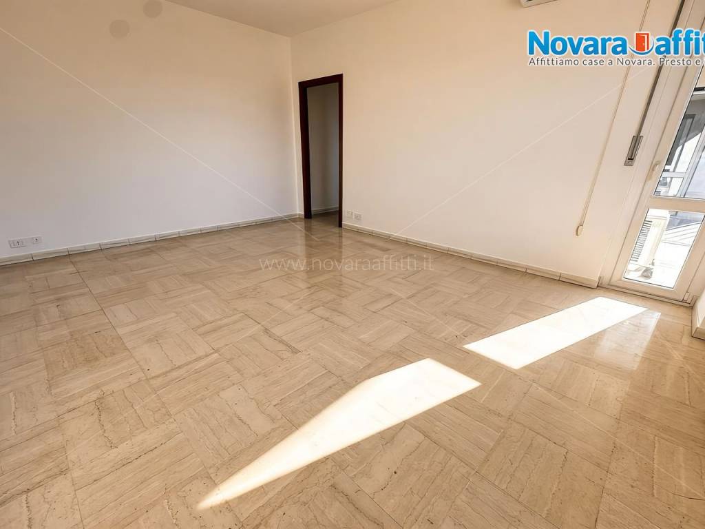 Appartamento a Novara in Via Galileo Galilei - Foto 3