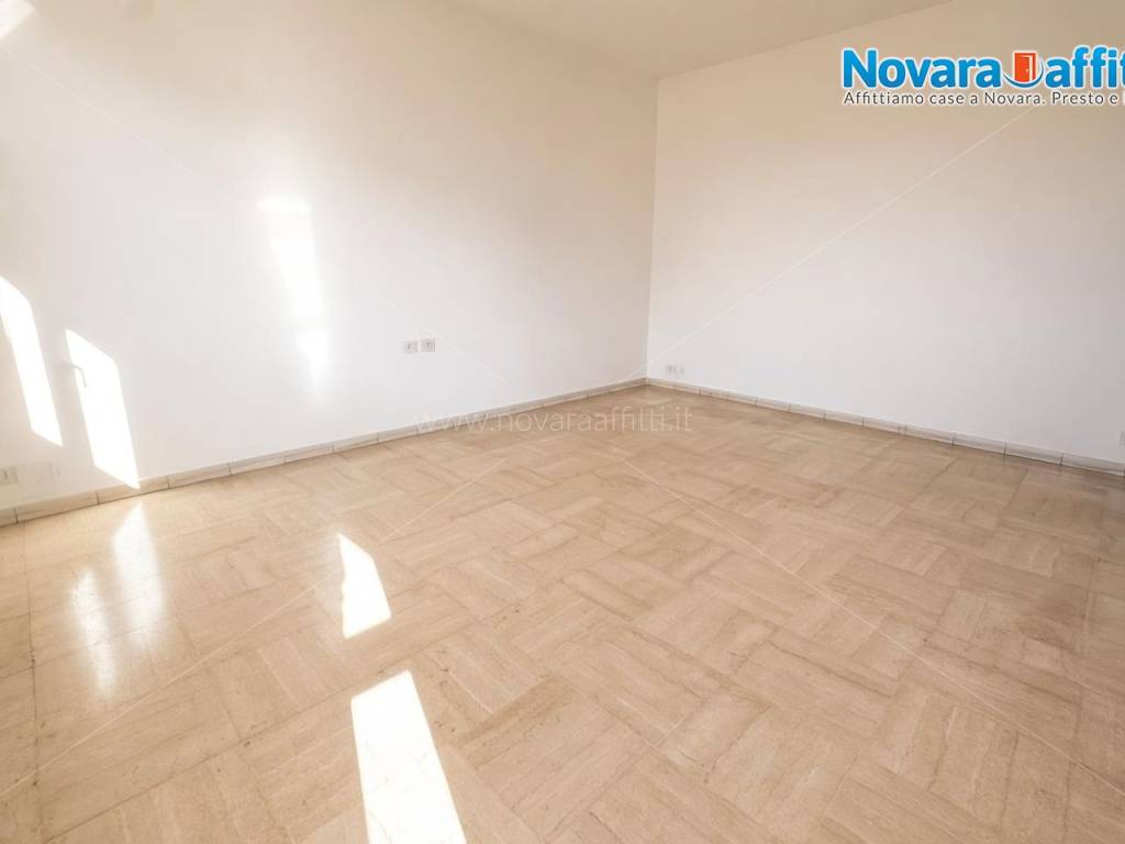 Appartamento a Novara in Via Galileo Galilei - Foto 4