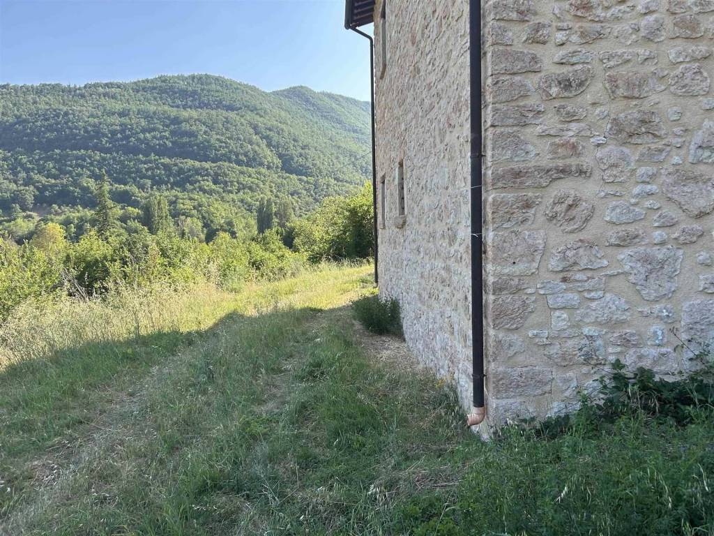 Casa indipendente a Sellano in Località Postignano - Foto 4