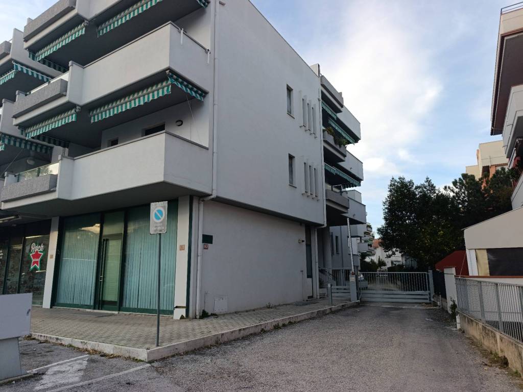 Appartamento a Alba adriatica in Via Abruzzo, 54 - Foto 2