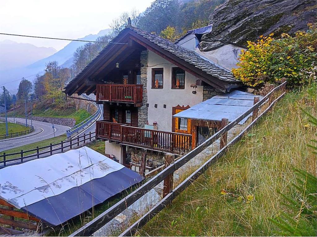 Casa indipendente a Gressoney-saint-jean in località castel - Foto 2