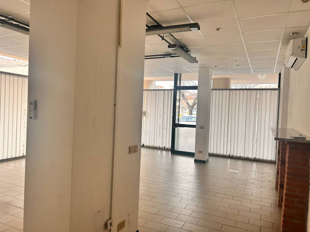 Immobile a Castagnole delle lanze in Piazza Paolo Lucchini, 19 - Foto 3
