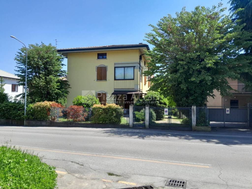 Casa indipendente a Reggio emilia in Via Alessandro Tassoni, 40 - Foto 2