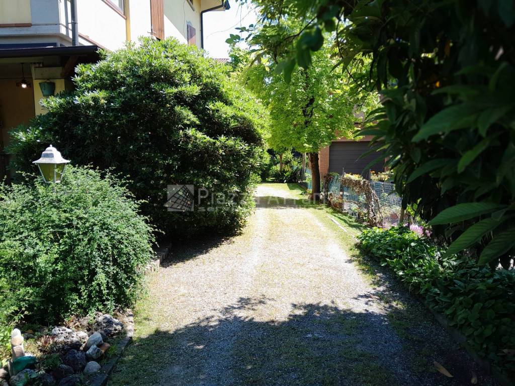 Casa indipendente a Reggio emilia in Via Alessandro Tassoni, 40 - Foto 4