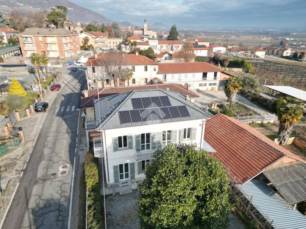 Villa a Envie in Via Provinciale Revello, 9 - Foto 2