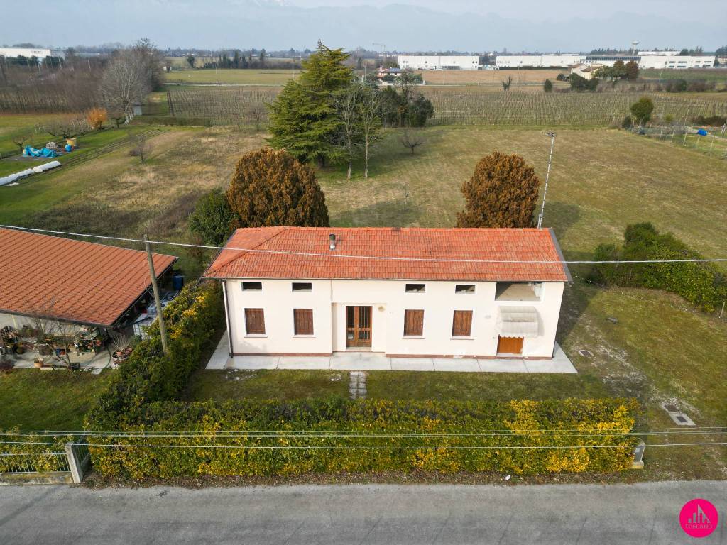 Villa a Pordenone in Via Castelfranco Veneto - Foto 2
