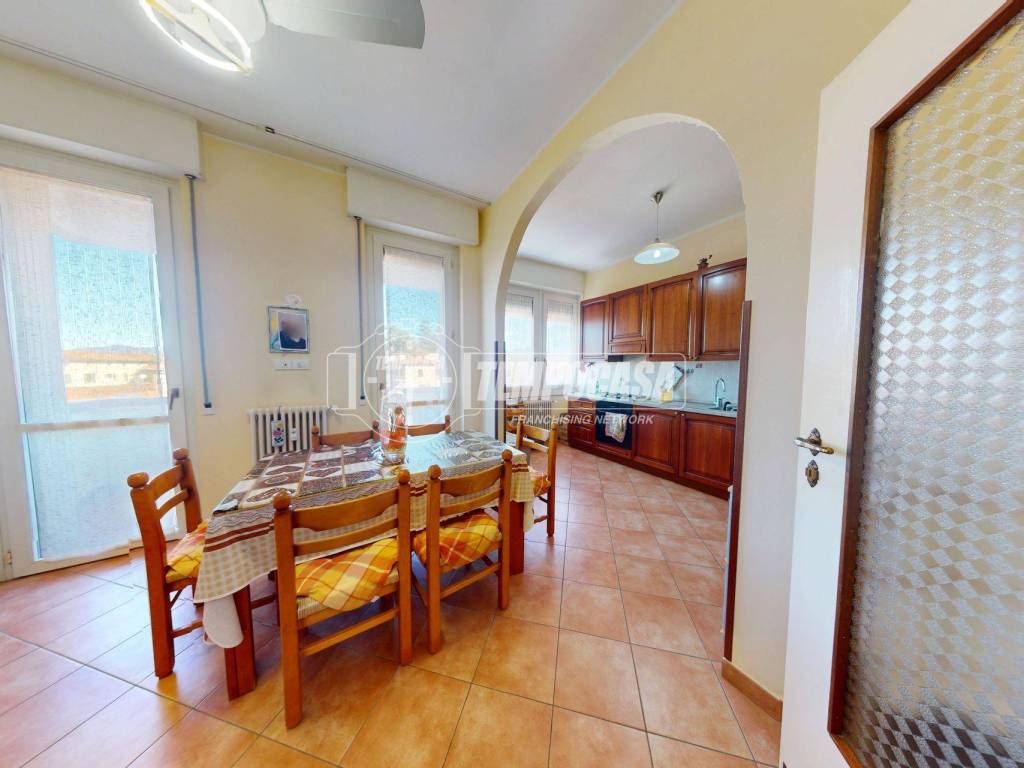 Appartamento a Olgiate comasco in Via VOLTA 10 - Foto 2