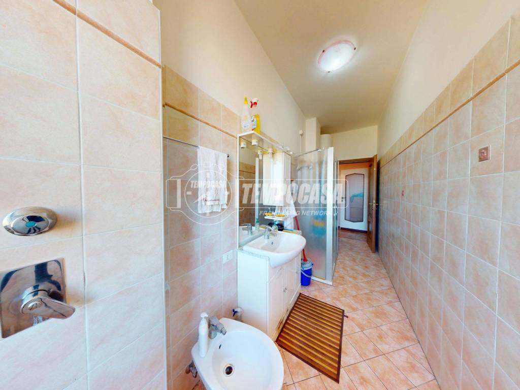 Appartamento a Olgiate comasco in Via VOLTA 10 - Foto 5