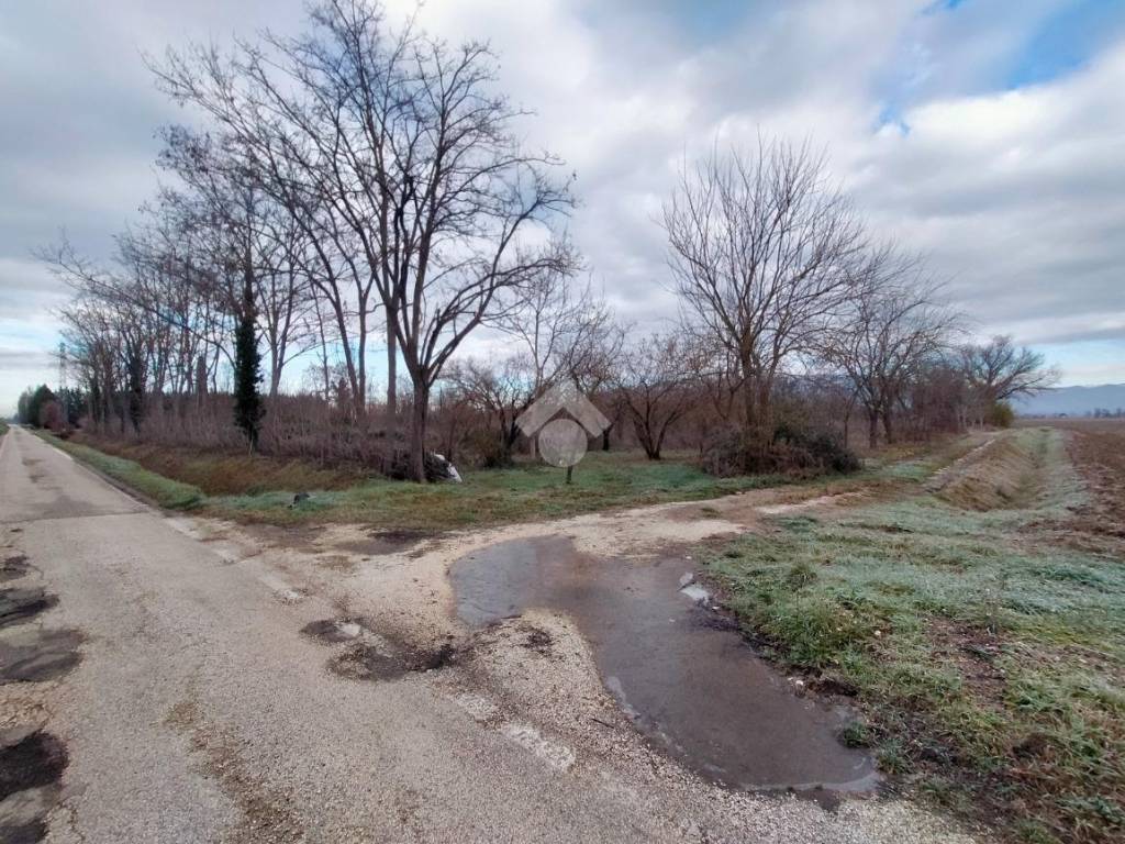 Terreno a Foligno in Via Lago di Corbara - Foto 2