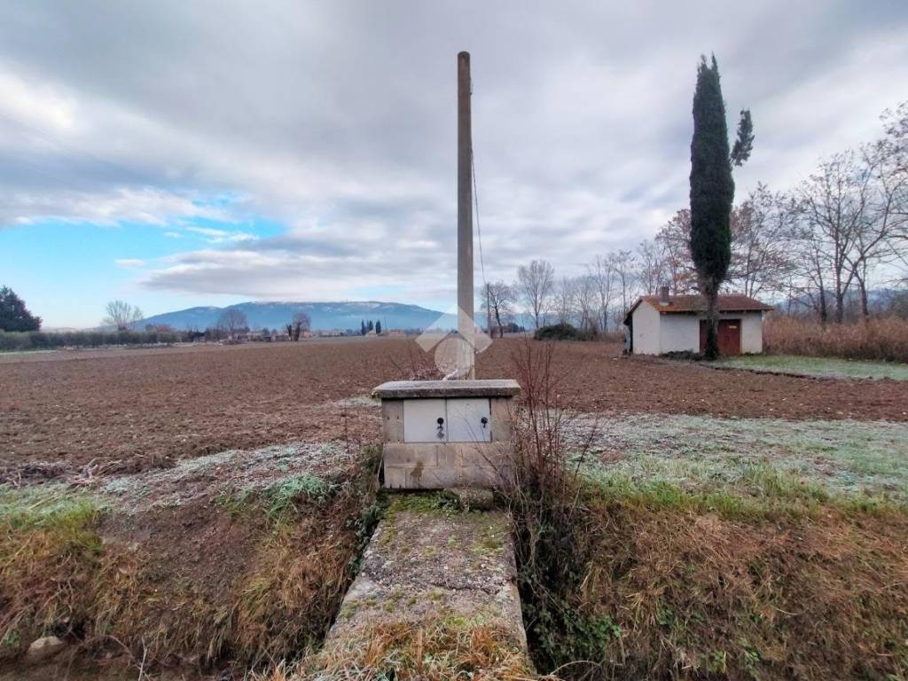 Terreno a Foligno in Via Lago di Corbara - Foto 3