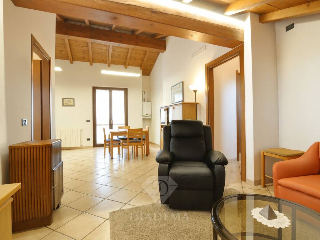 Appartamento a Besnate in Via Monte Piano - Foto 5