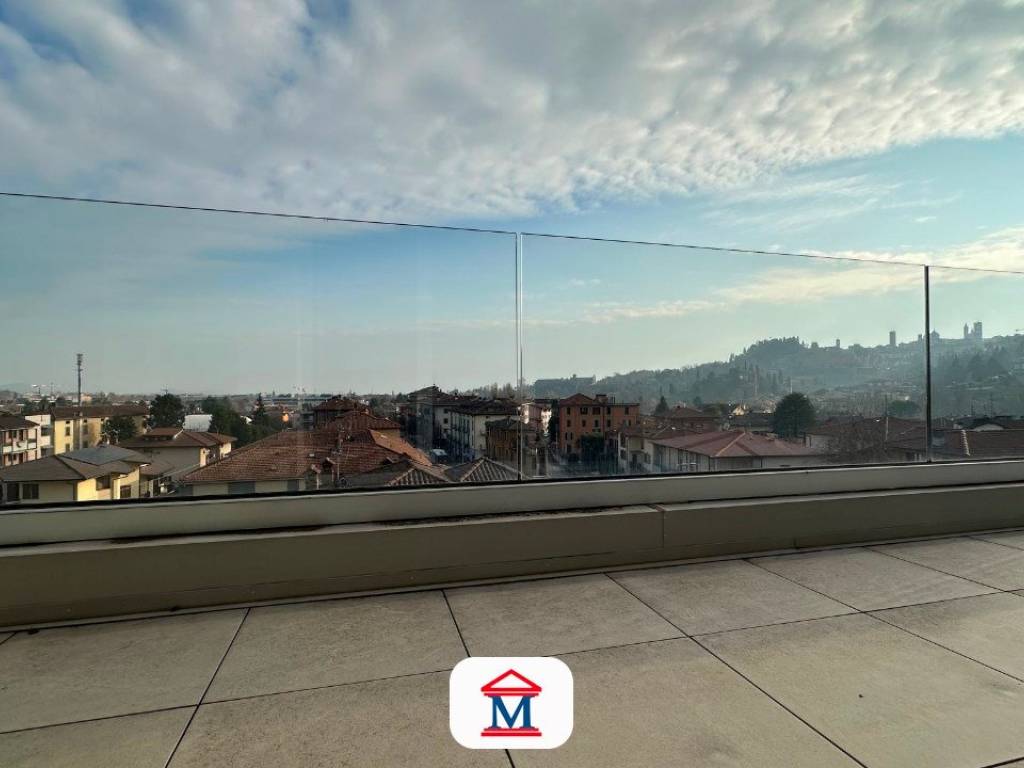 Appartamento a Bergamo in Via Pietro Ruggeri Da Stabello - Foto 4