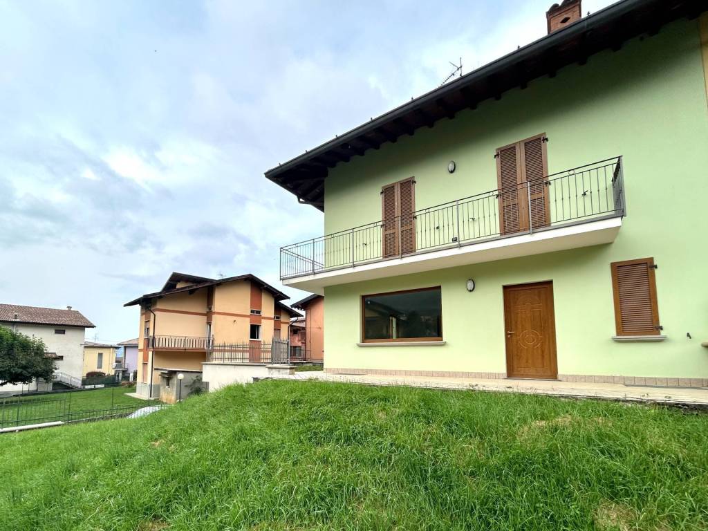 Villetta a schiera a Gandino in Via Giacomo Leopardi - Foto 2