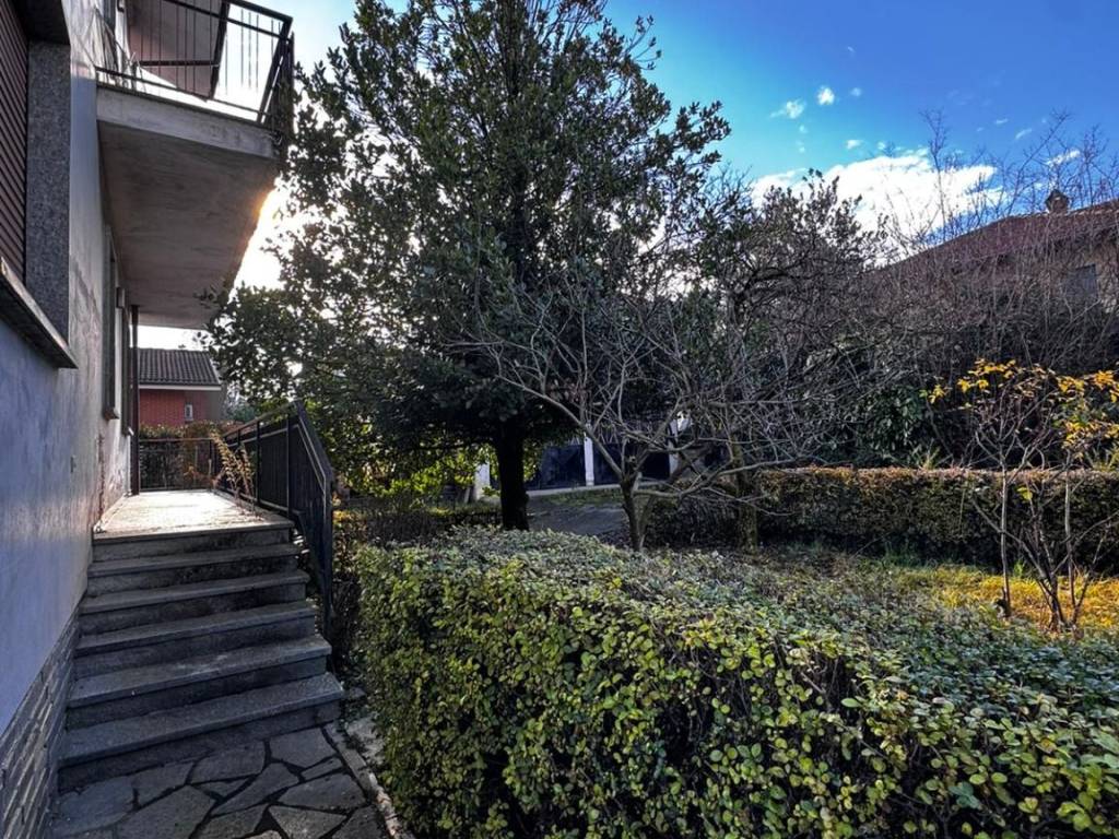 Villa a Bagnolo piemonte in Via Giacomo Leopardi - Foto 3