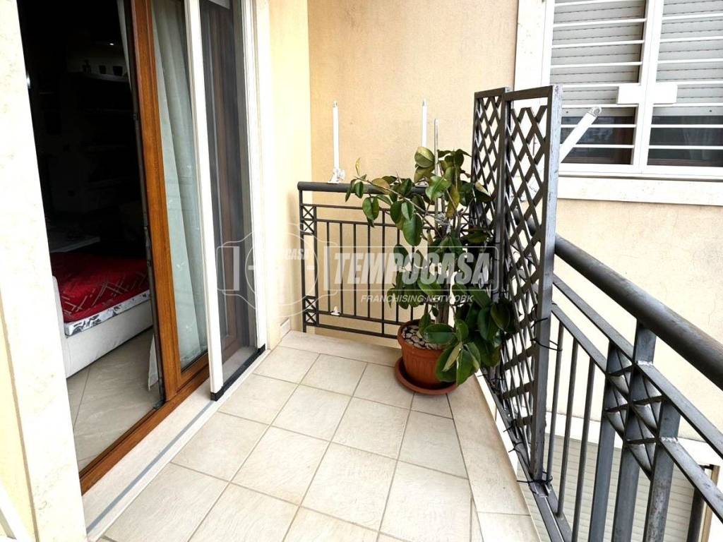 Appartamento a Triggiano in Via Giuseppe di Vittorio 21 - Foto 5