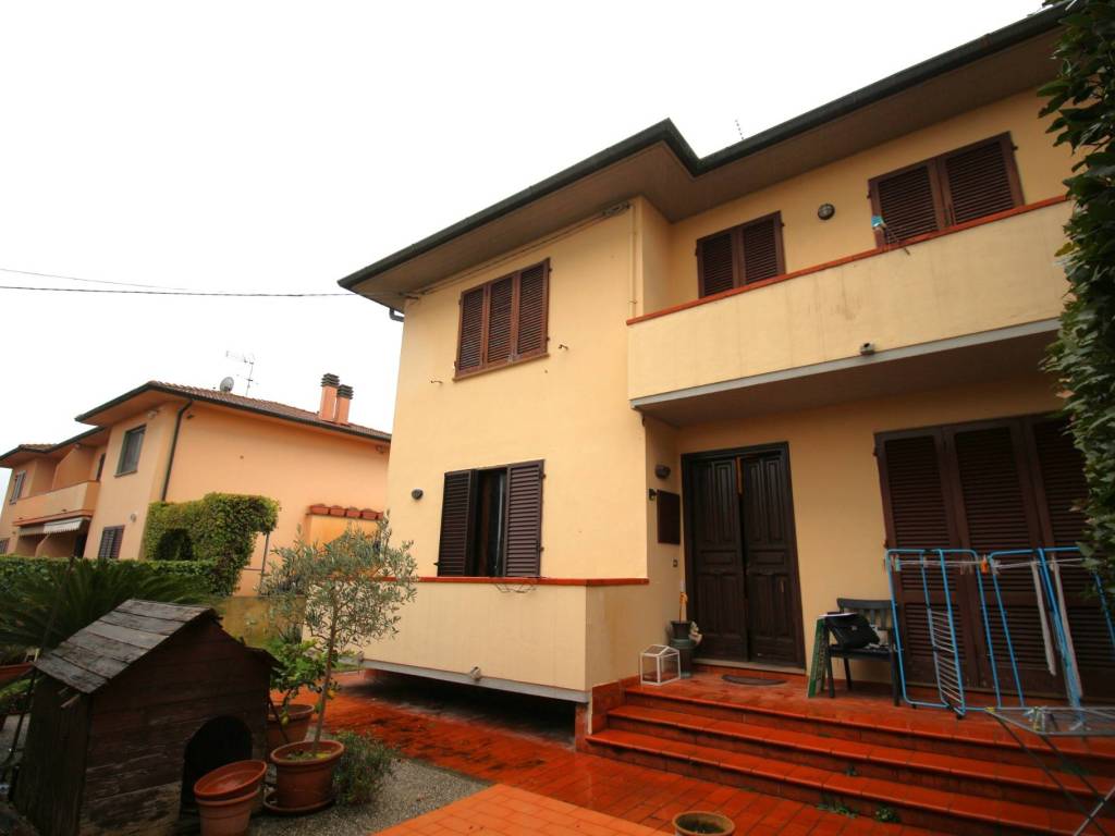Villa a San giuliano terme in Via Pierre Curie - Foto 2