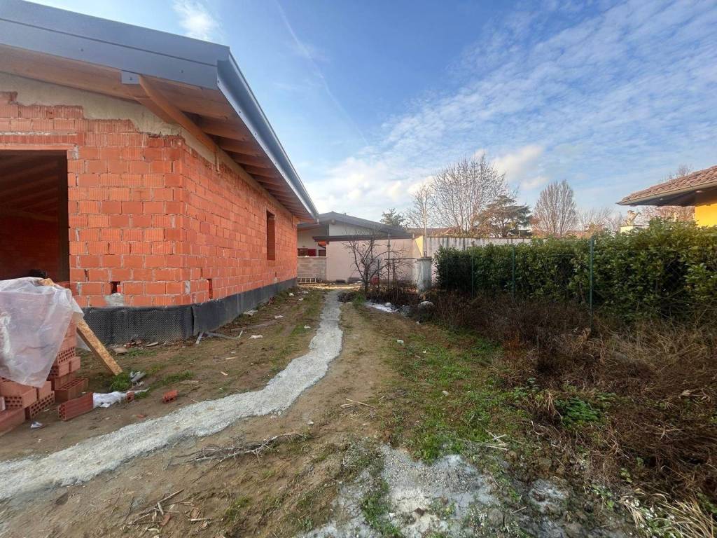 Villa a Garlasco in Via Alagna - Foto 2