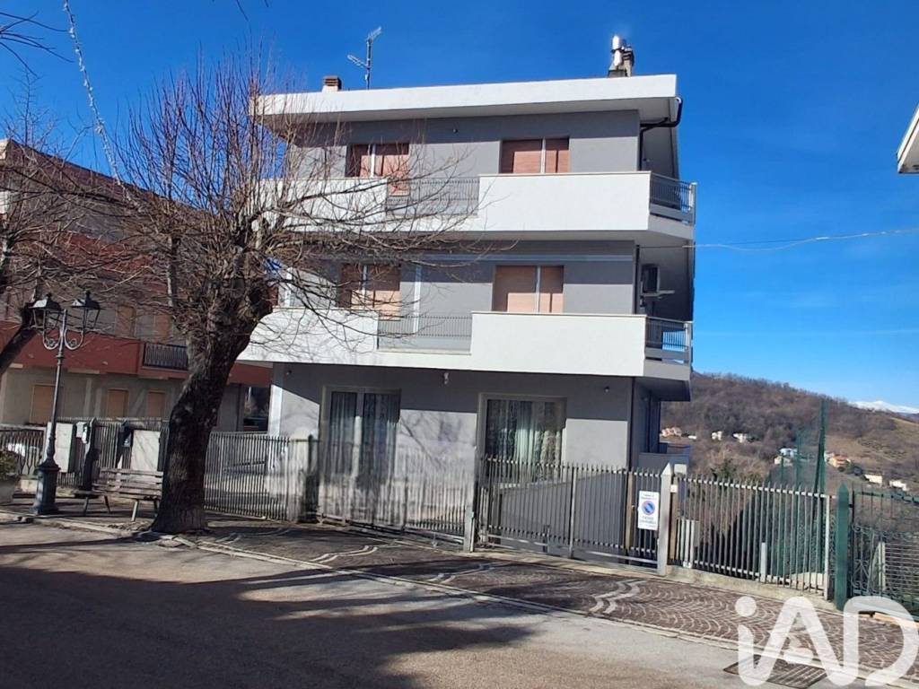 Appartamento a Montebello di bertona in Viale ALDO MORO - Foto 2