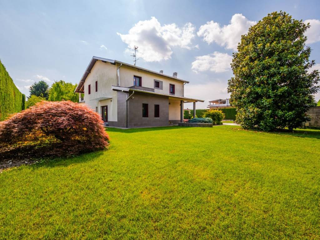 Villa a Robecco sul naviglio in Via Fratelli Bandiera, 31 - Foto 5