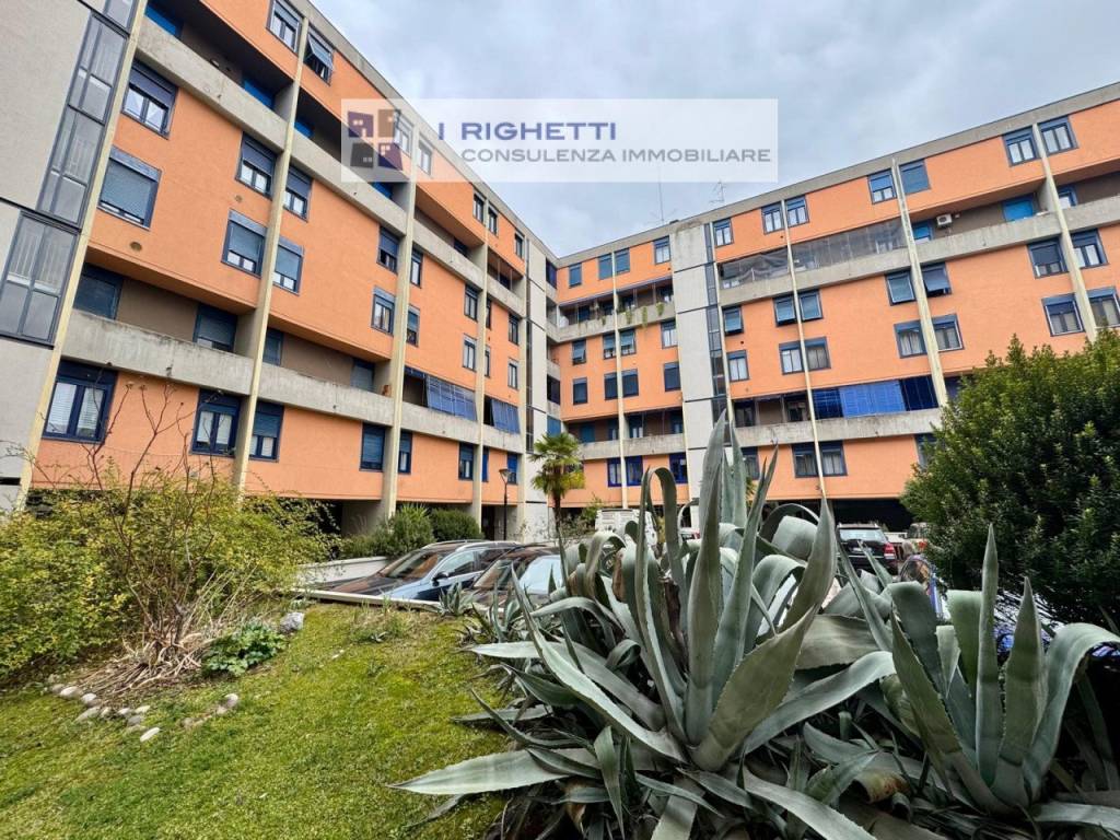 Appartamento a Verona in Via Angelo Emo - Foto 2