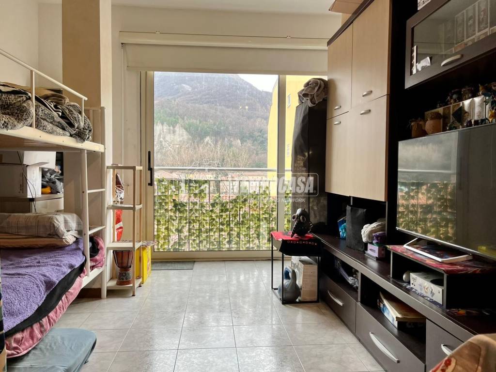 Appartamento a Lecco in Corso Martiri della Liberazione - Foto 5