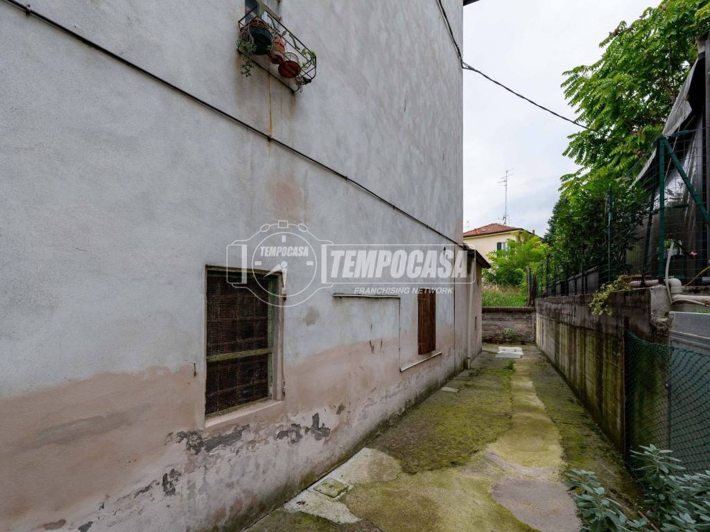 Palazzo / stabile a Reggio emilia in Via Martiri della Bettola - Foto 3