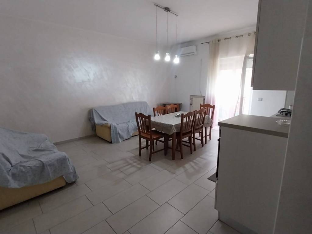 Appartamento a Terracina in Via Edmondo De Amicis - Foto 2