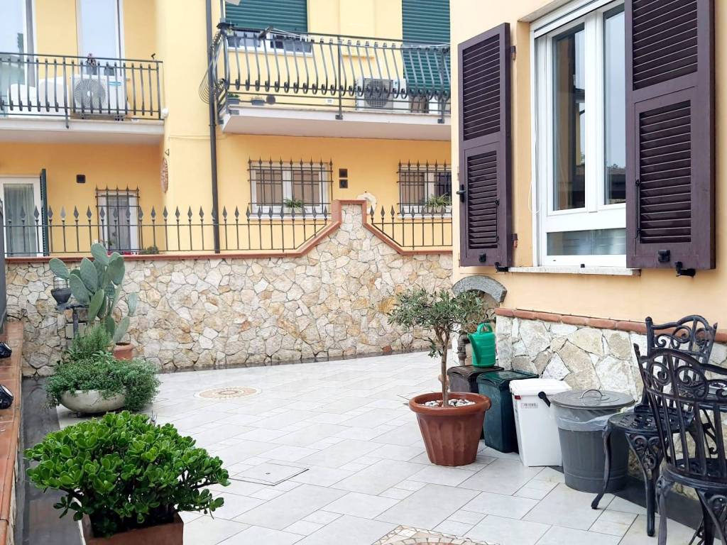 Casa indipendente a Sarzana in Via Socrate Benacci, 9 - Foto 2