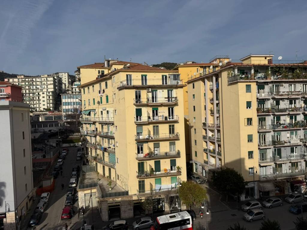 Appartamento a Salerno in Largo Andrea Sinno - Foto 2