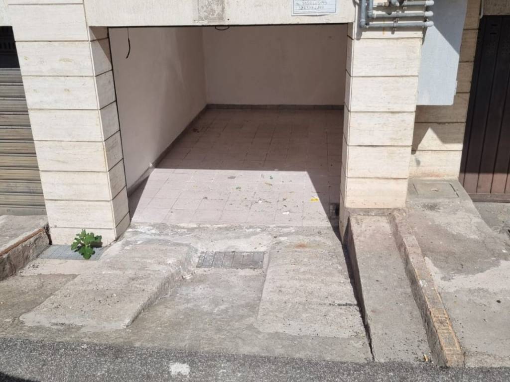 Box / garage a Terracina in Via Basilicata - Foto 3