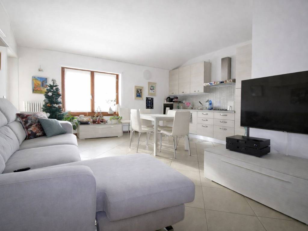 Appartamento a Sommacampagna in Via Osteria Grande, 61 - Foto 2