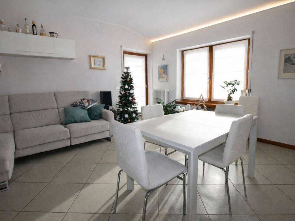 Appartamento a Sommacampagna in Via Osteria Grande, 61 - Foto 4