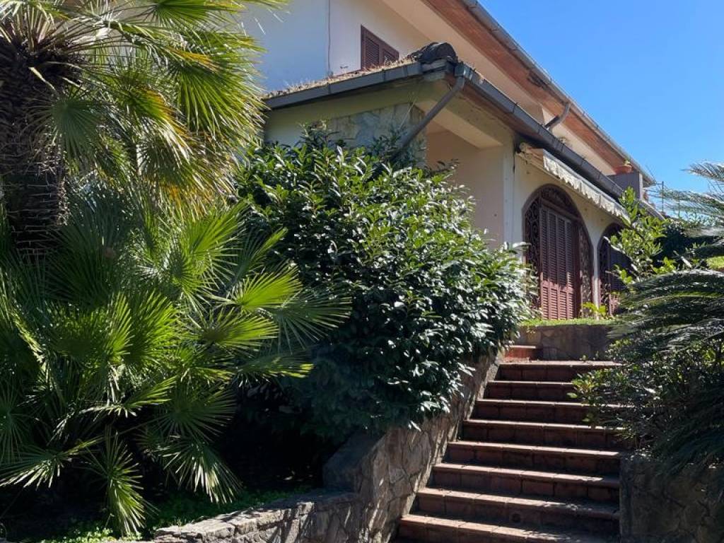 Villa a Salerno in Via degli Uffici Finanziari - Foto 2