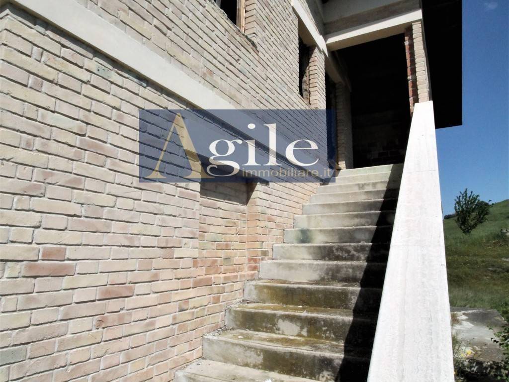 Rustico / casale a Ascoli piceno in Contrada Fosso Riccione - Foto 5