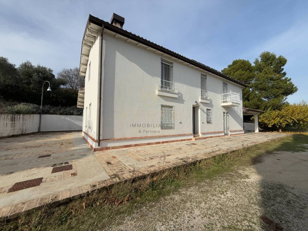 Casa indipendente a Moscufo in C.da Casale, 1 - Foto 2